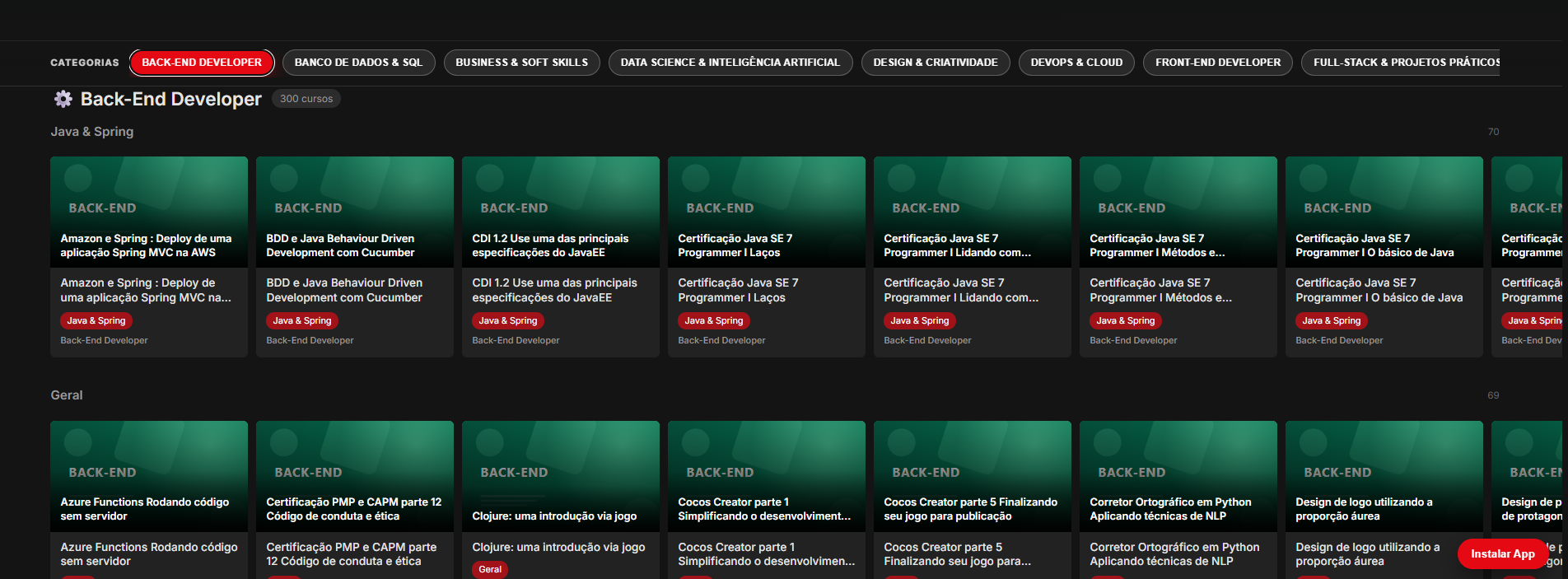 Screenshot real da biblioteca de cursos da DevStreamHub